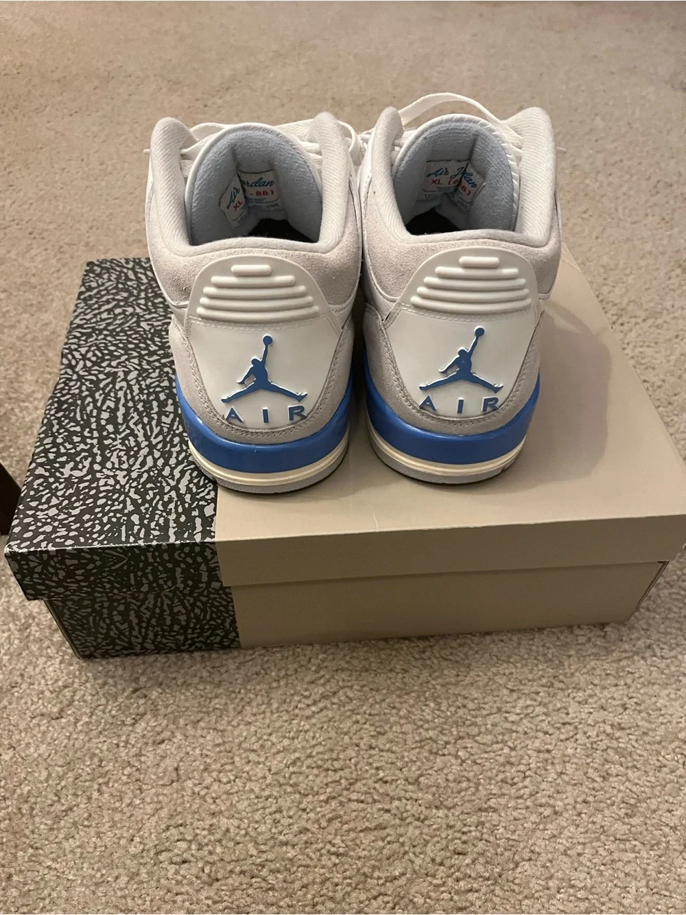Jordan Men's White and Light Blue Retro Sneakers